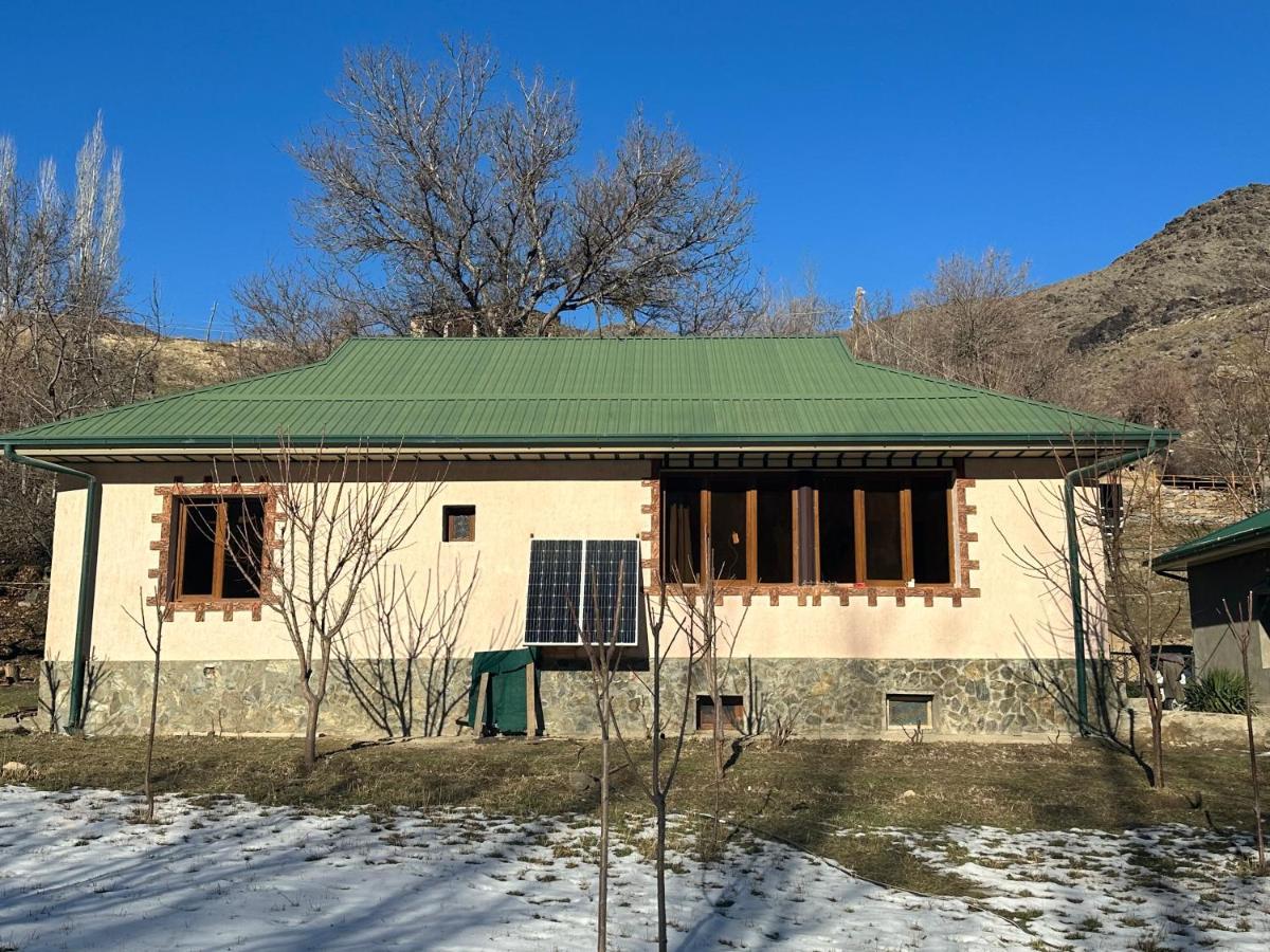 Yukary-Ukhum Hayat Guesthouse Nuratau Mountains מראה חיצוני תמונה