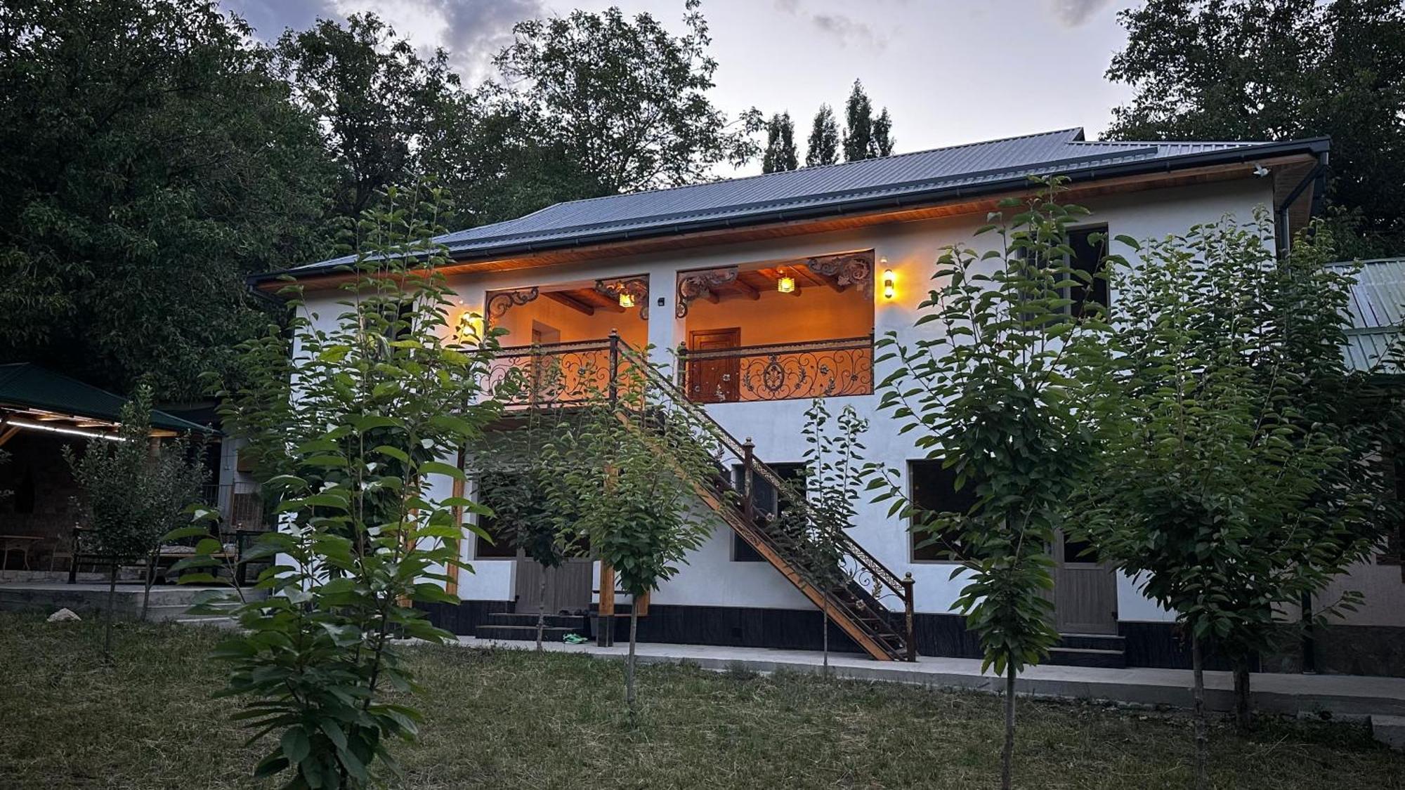 Yukary-Ukhum Hayat Guesthouse Nuratau Mountains מראה חיצוני תמונה